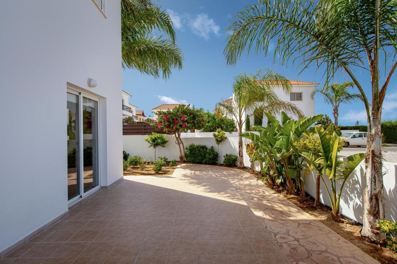 Villa Nova Protaras Bagian luar foto